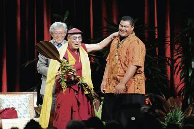 h1-tenzin-dorjee-dalai-lama-a-student-in-hawaii