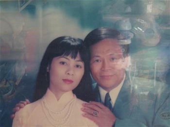 Vợ chồng bà Võ Thị Thanh Thúy (lúc còn trẻ)