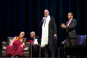 dalai lama at honda center 6